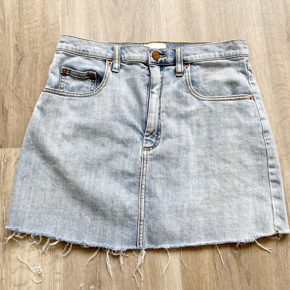Wilfred Free Light Wash Raw Hem Mini Skirt 28”waist